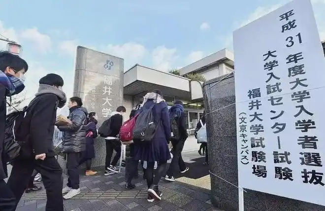 对于日本的高中生而言,考大学或许并非一个必选项,但相信对那些来到