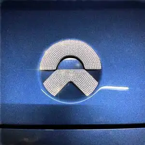 镶钻蔚来es6es8电动新能源汽车水晶钻石车标方向水钻装饰车贴钻石