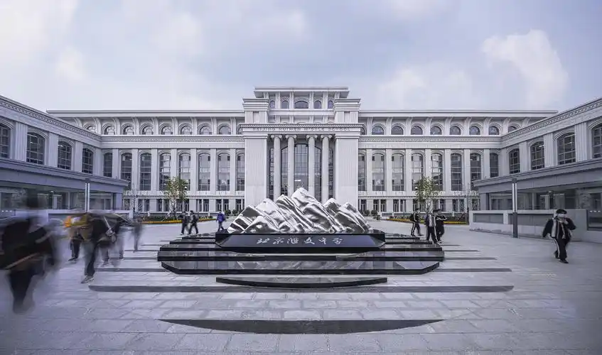 山海星汇融汇中西与古今北京汇文中学校园文化装置艺术