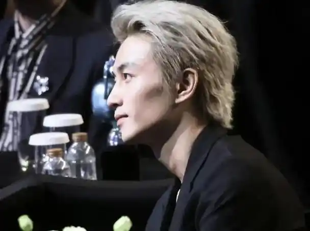 澳门这一夜不走红毯的陈晓让所有人见识到他在娱乐圈中的地位