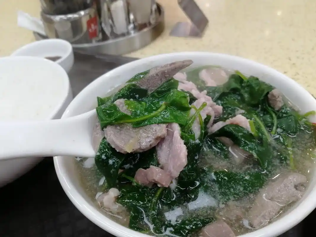 推荐味道鲜美的枸杞叶猪杂汤快餐,搭配合理,分量适中!