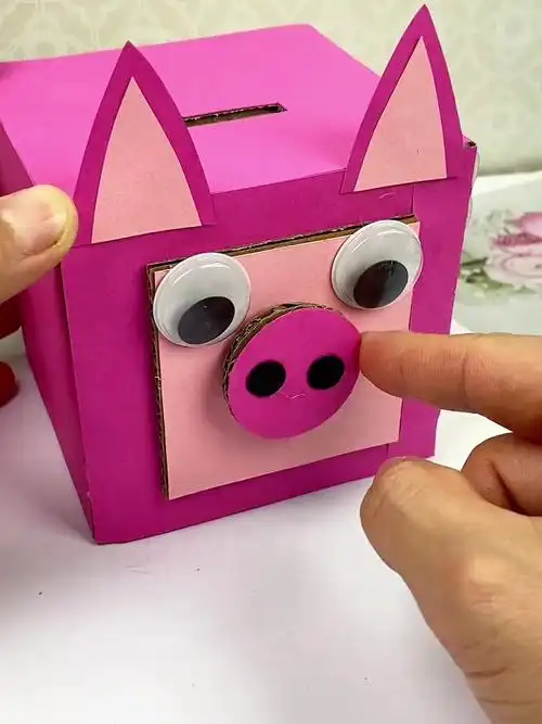 快递纸箱不要丢,教大家来制作一个小猪存钱罐!非常简单!