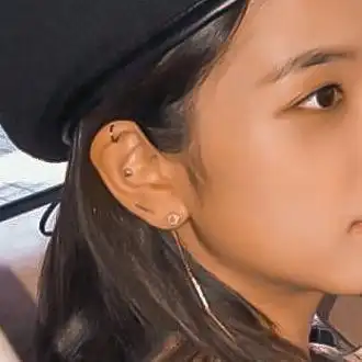 blackpink金智秀#拥有9个耳洞的酷酷女孩040815jisoofeeds.