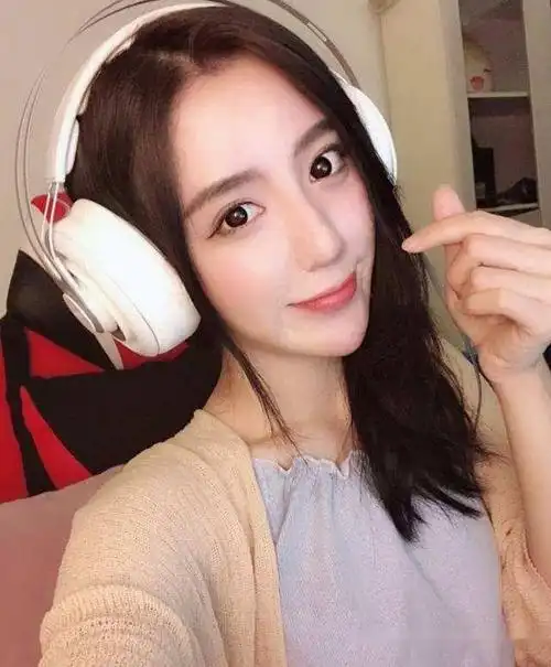 呆妹儿直播《植物大战僵尸》,疯狂重开,真的有那么难吗?