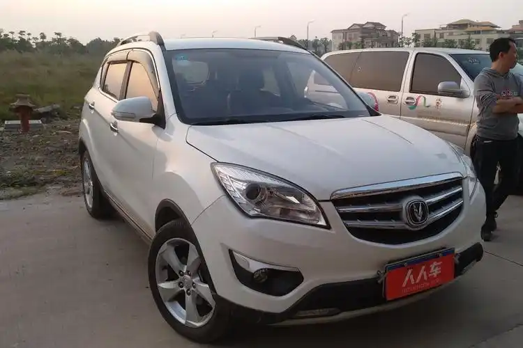 长安-长安cs35 2015款 1.6l 自动尊贵型 国iv