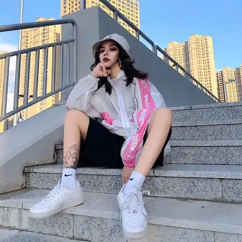 女生穿aj篮球鞋的搭配,原来如此性感撩人