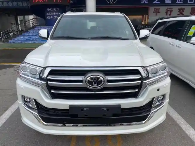 北京平行进口陆巡4000现车专卖包上牌