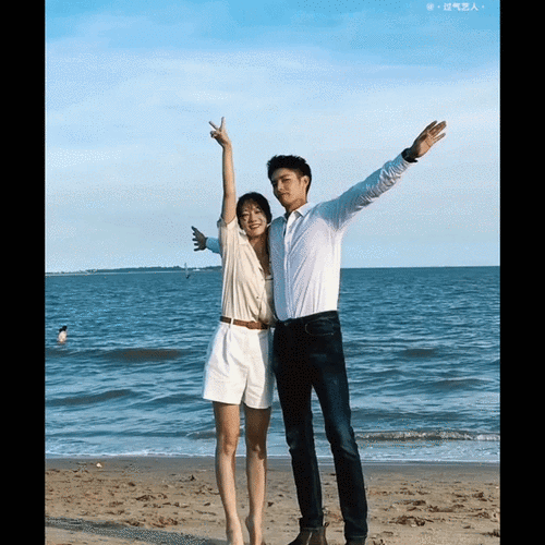 说她是第二个何超莲