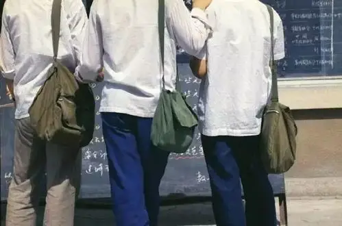 80年代中学的老照片看完后满满的回忆