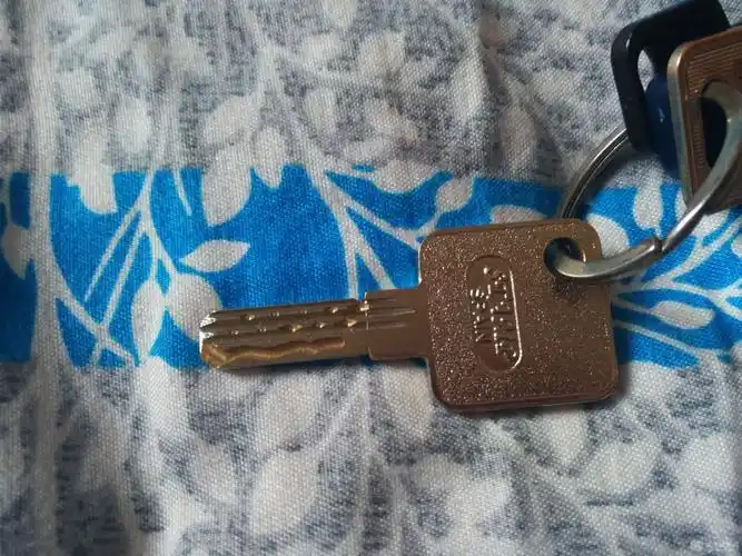 求助各位大神这是什么钥匙,哪能买单这个锁芯