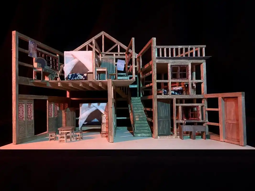 话剧《上海屋檐下》舞台设计模型 犹记疫情期间宅家制造模型的时光