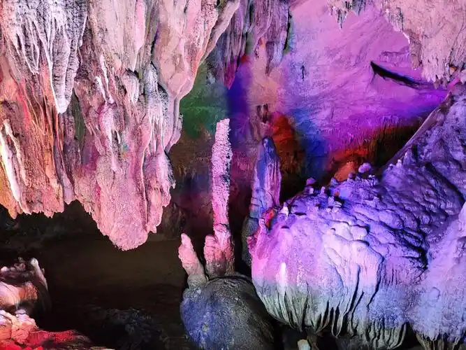 郴州万华岩,溶洞,地下河和天坑,感叹大自然的鬼斧神工