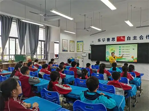 合肥市竹溪小学少荃湖校区通过此次清明活动,充分践行社会主义核心