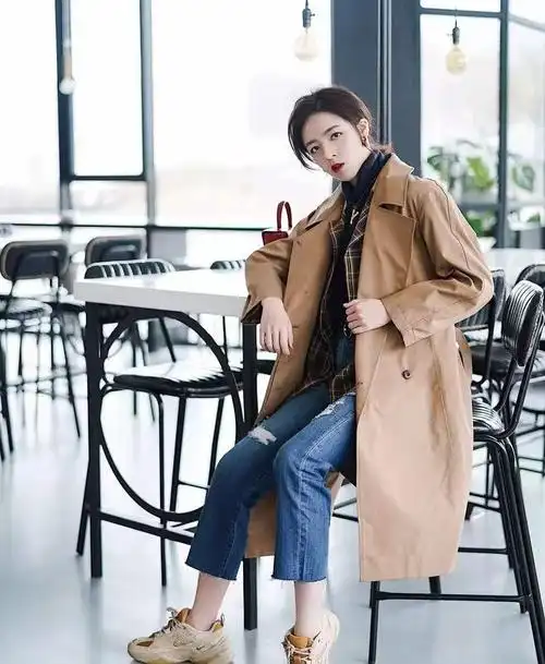 风衣配什么裤子和鞋子,风衣如何搭配裤子和鞋子