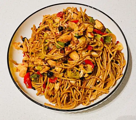 老干妈鸡蛋炒面