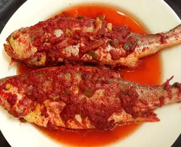 酒糟来做菜,菜会特别的香,不管是糟爆鸭,还是糟鱼,或者是糟鸡汤,糟闷