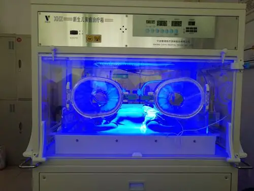 蓝光箱光疗治疗新生儿病理性黄疸.