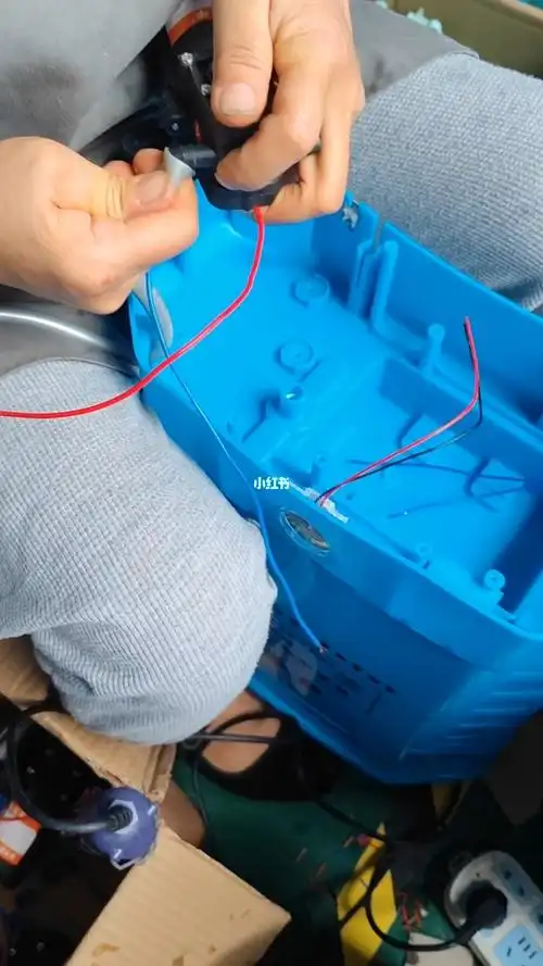 电动喷雾器水泵的安装方法