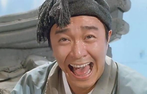 一组周星驰的照片,从第5张开始,真挚的笑容没有了!