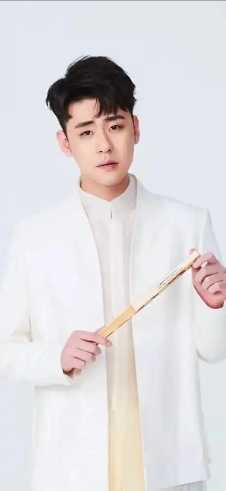 手机壁纸张云雷