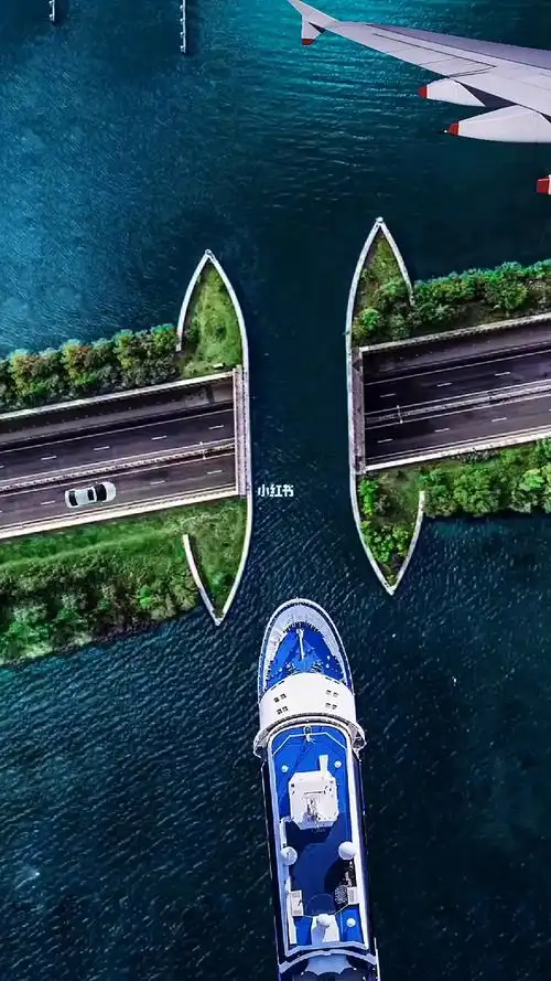 震撼的水下断接公路