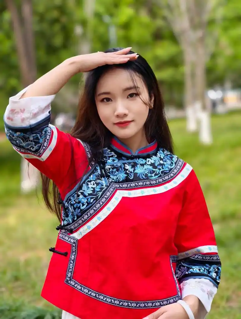 生来就是布依族姑娘一身布衣一生布依 #贵州少数民族服装 #