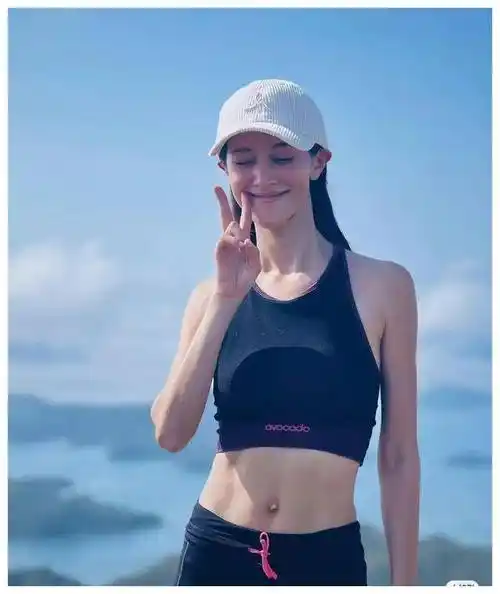 陈凯琳晒新照,引争议!某些细节遭质疑,需反思._社会_行为_传播