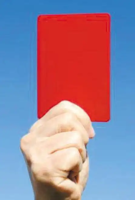 谁发明了足球比赛中的红黄牌