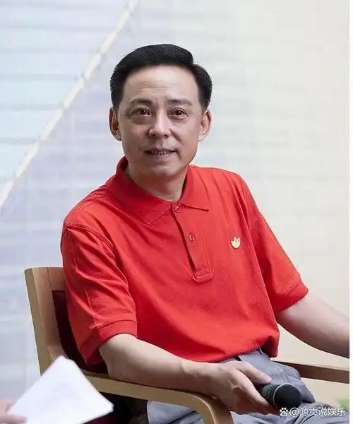 京剧美人李胜素57岁不会做家务四个绯闻老公却没一个是真的