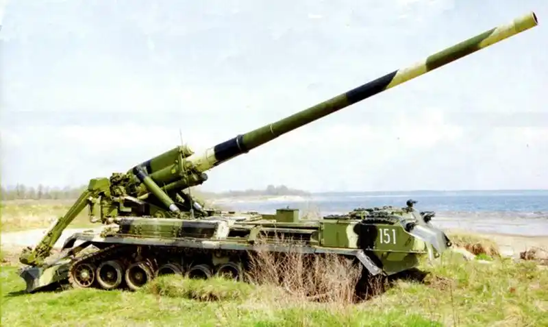 "邪恶核牡丹"——2c7系列203毫米59倍径自行榴弹炮