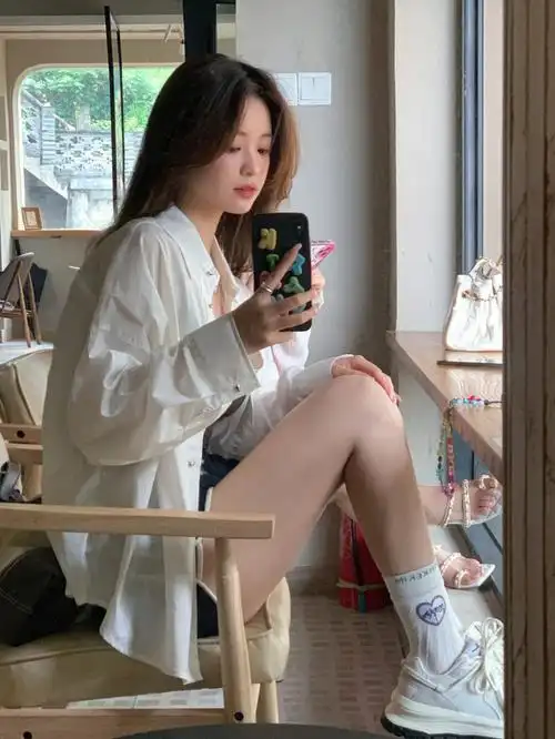 舒舒服服遛弯儿穿搭白衬衫永远滴神