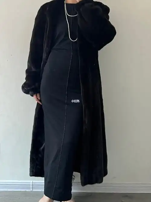 气场十足的长款黑色中古貂