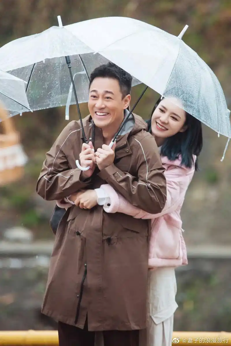 林峰节目连喊老婆7次秀恩爱,张馨月直言太粘人