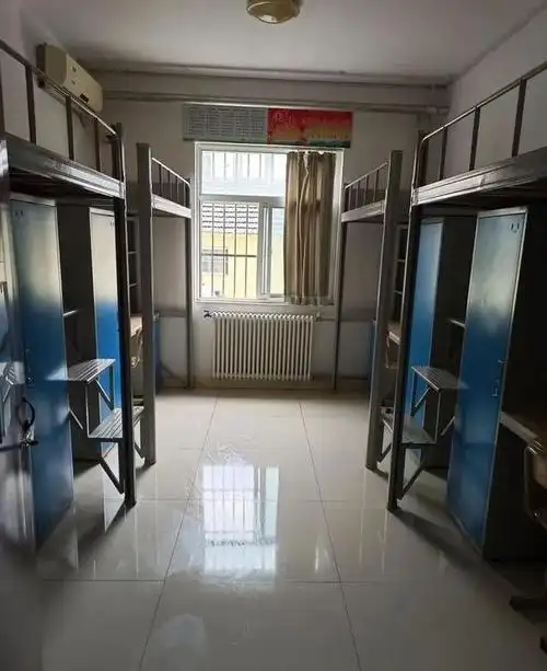 泰安一中高三毕业学子文明告别母校