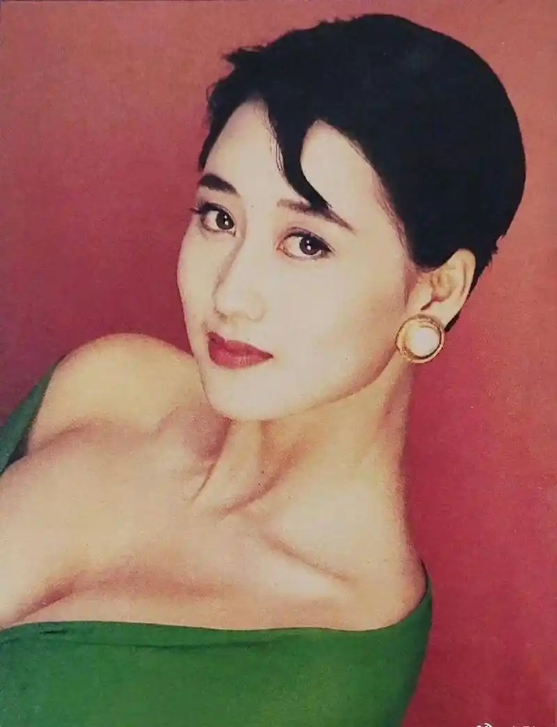 港圈女星70年代的装扮,现在看起来依旧时尚!甚至超越当下!#养眼美女