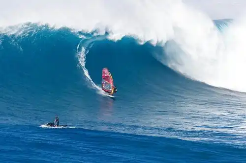 乘风破浪,乘船出海ppt背景图片