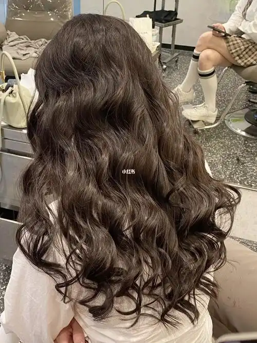 超好打理的法式烫发. 慵懒蓬松的卷发!