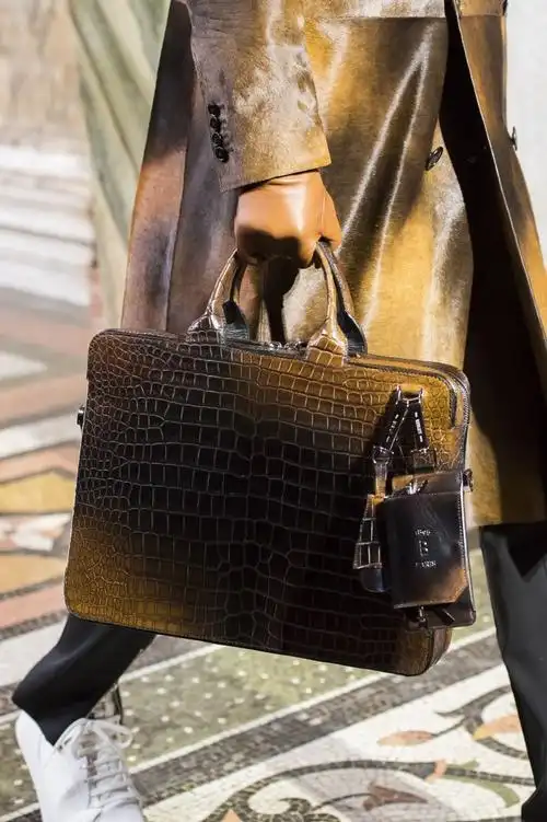 伯鲁提 berluti 2019/20秋冬男装发布秀(细节) - paris fall 2019