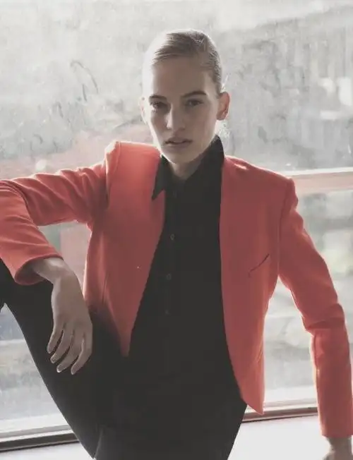 vanessa1995年11月19日出生于匈牙利,正处18岁花季.