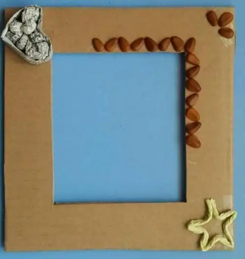 废旧纸板手工制作方法_美丽的相框diy制作教程