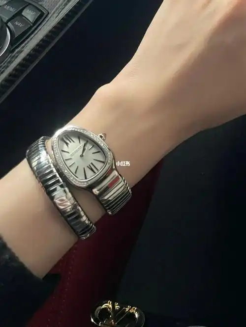 宝格丽灵蛇最爱的时装表