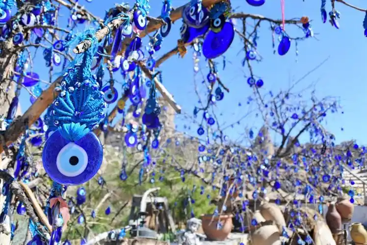 拥抱土耳其》中提到的 格雷梅国家公园 攻略 恶魔之眼,又称为蓝眼睛