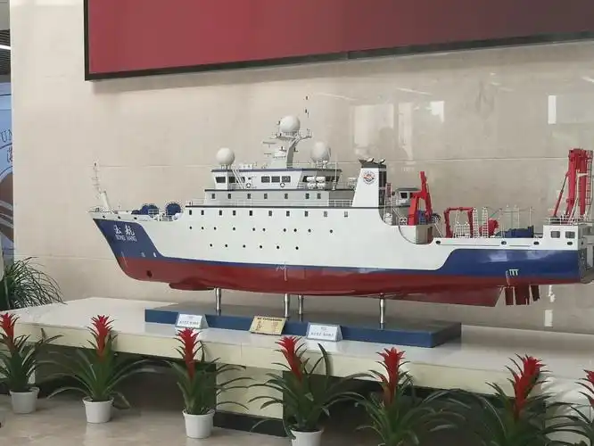 我国首艘远洋渔业资源调查船,上海海洋大学"淞航号"模型随拍,摄于