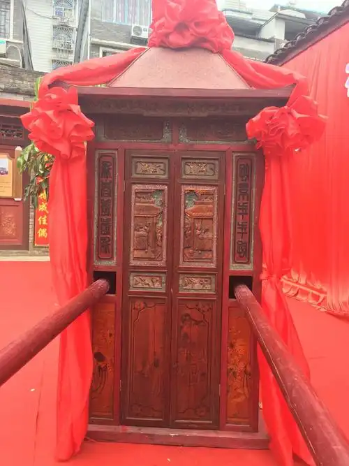 古代新娘子出嫁的花轿子