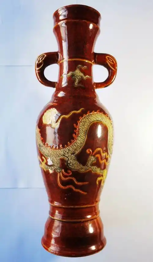 精品赏析—元代红釉刻花龙纹象耳瓶_瓷器_中国_拍卖