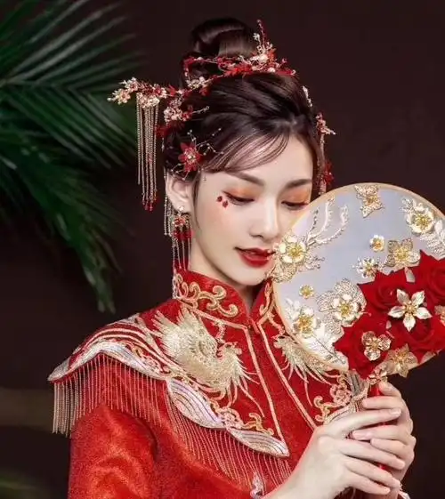 中式古风新娘造型:浓妆淡抹总相宜,雍容大度的古典中国美