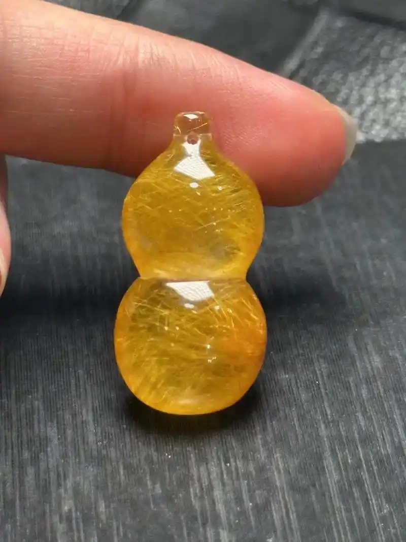 天然金发晶葫芦吊坠    天然巴西天然金.天然金发晶葫芦吊坠 - 抖音