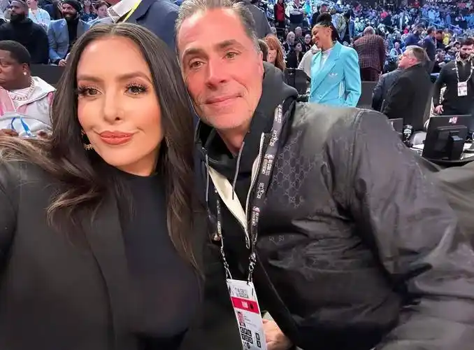 把衬衫拉到轻,卸下200斤更美_瓦妮莎_保罗·加索尔_女儿