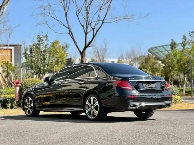 这儿有一辆17年奔驰e320l_奔驰e级社区_易车社区