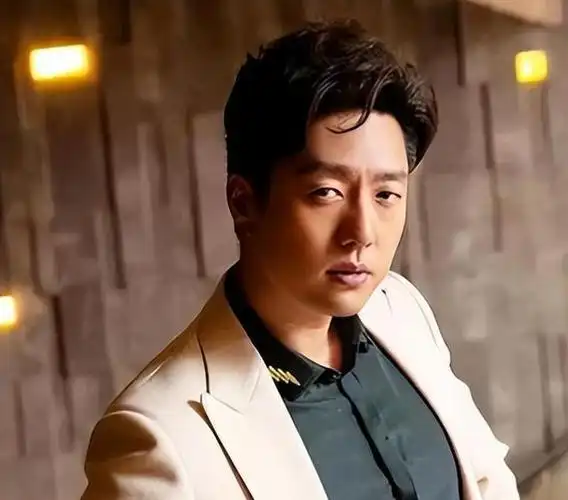 12年后再看姚晨与凌潇肃,才明白对他们来说,离婚才是最好的选择